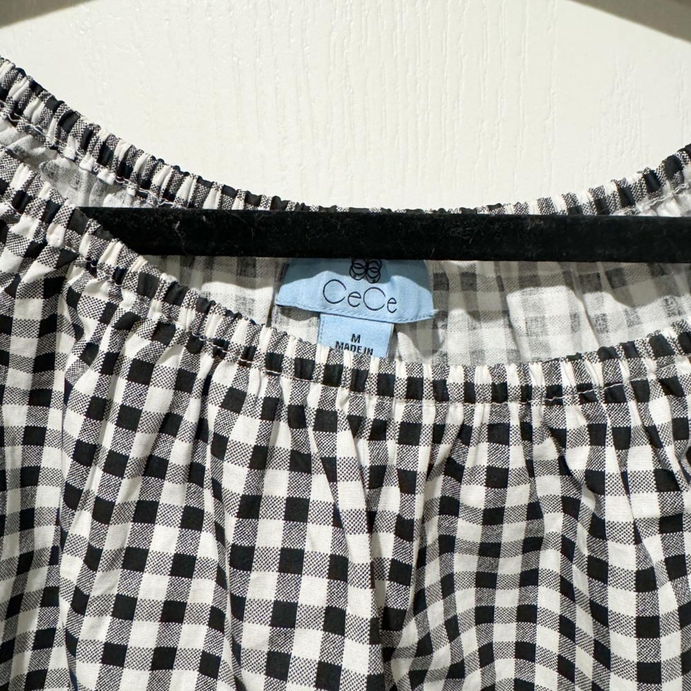 CeCe Women’s Top Medium - Picture 2 of 2